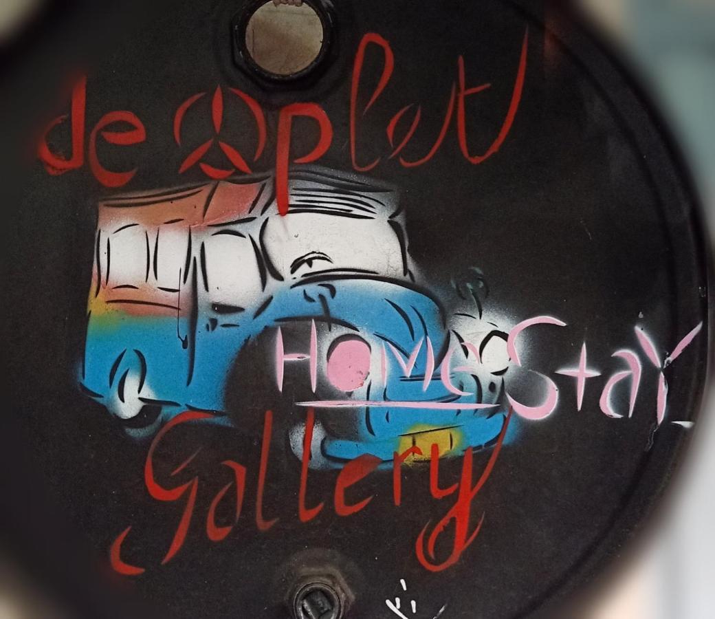 Deoplet Homestay & Gallery ジョグジャカルタ エクステリア 写真