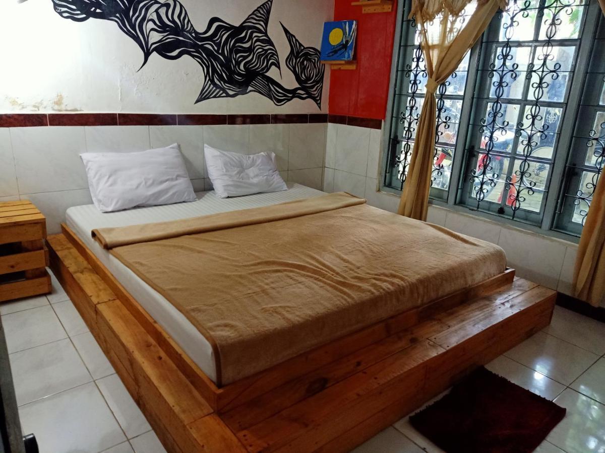 Deoplet Homestay & Gallery ジョグジャカルタ エクステリア 写真
