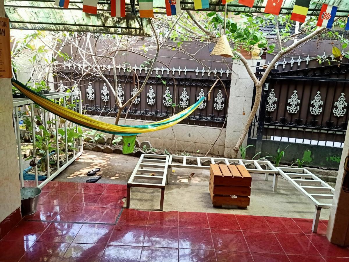 Deoplet Homestay & Gallery ジョグジャカルタ エクステリア 写真