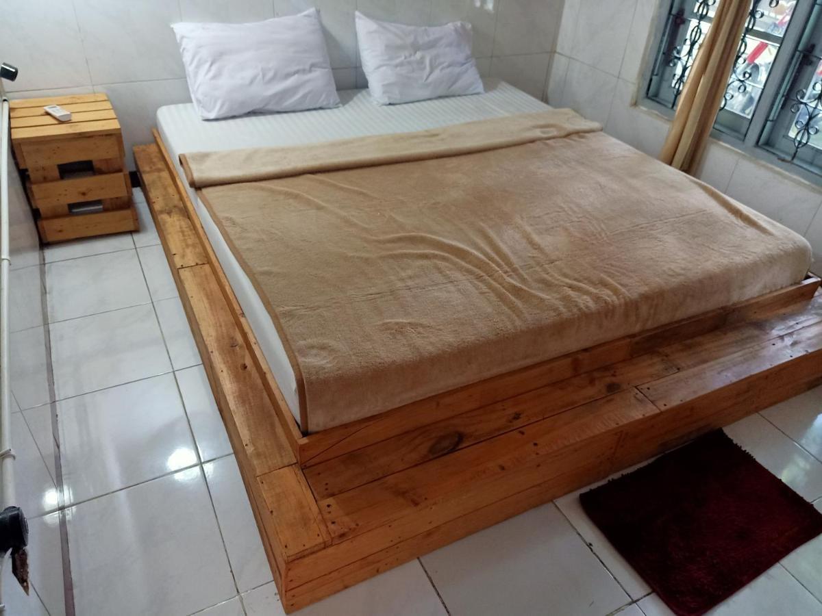 Deoplet Homestay & Gallery ジョグジャカルタ エクステリア 写真