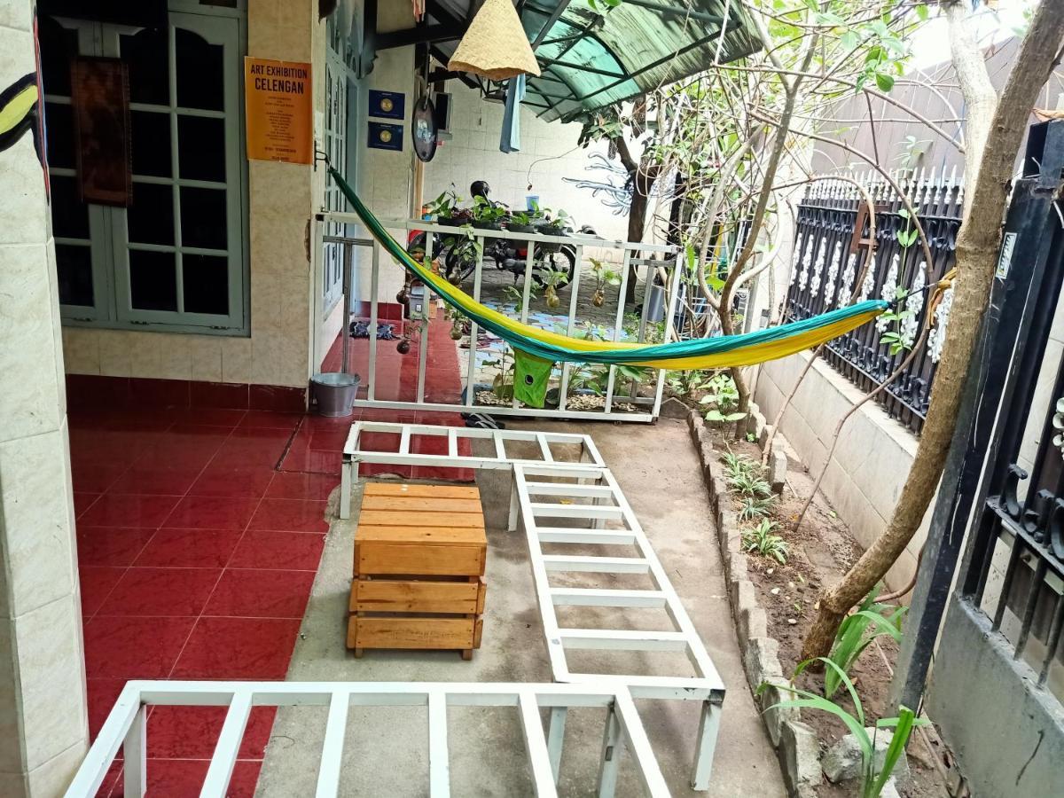 Deoplet Homestay & Gallery ジョグジャカルタ エクステリア 写真