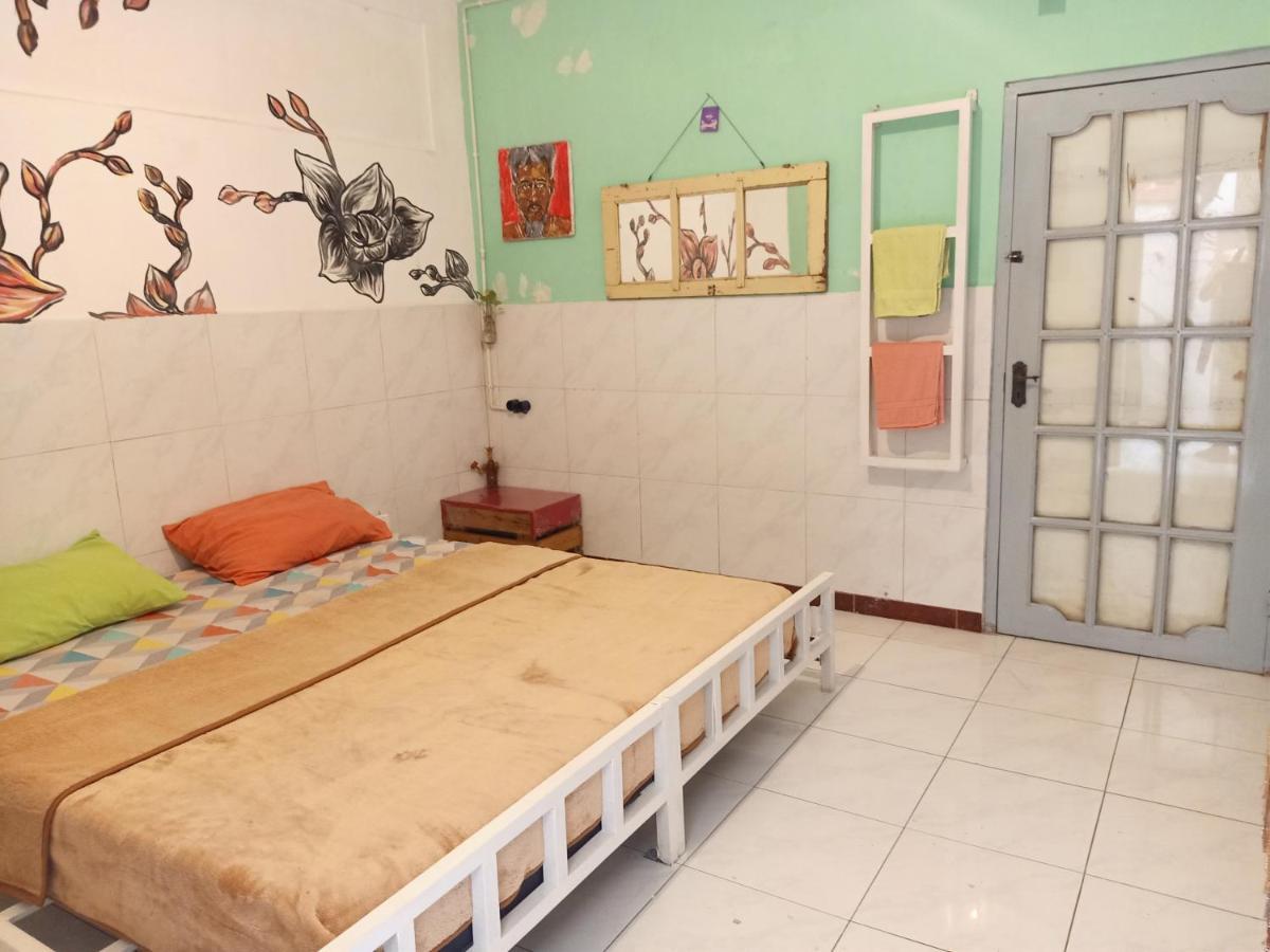 Deoplet Homestay & Gallery ジョグジャカルタ エクステリア 写真