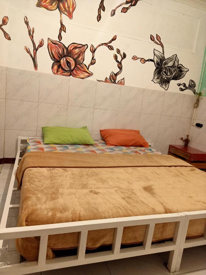 Deoplet Homestay & Gallery ジョグジャカルタ エクステリア 写真