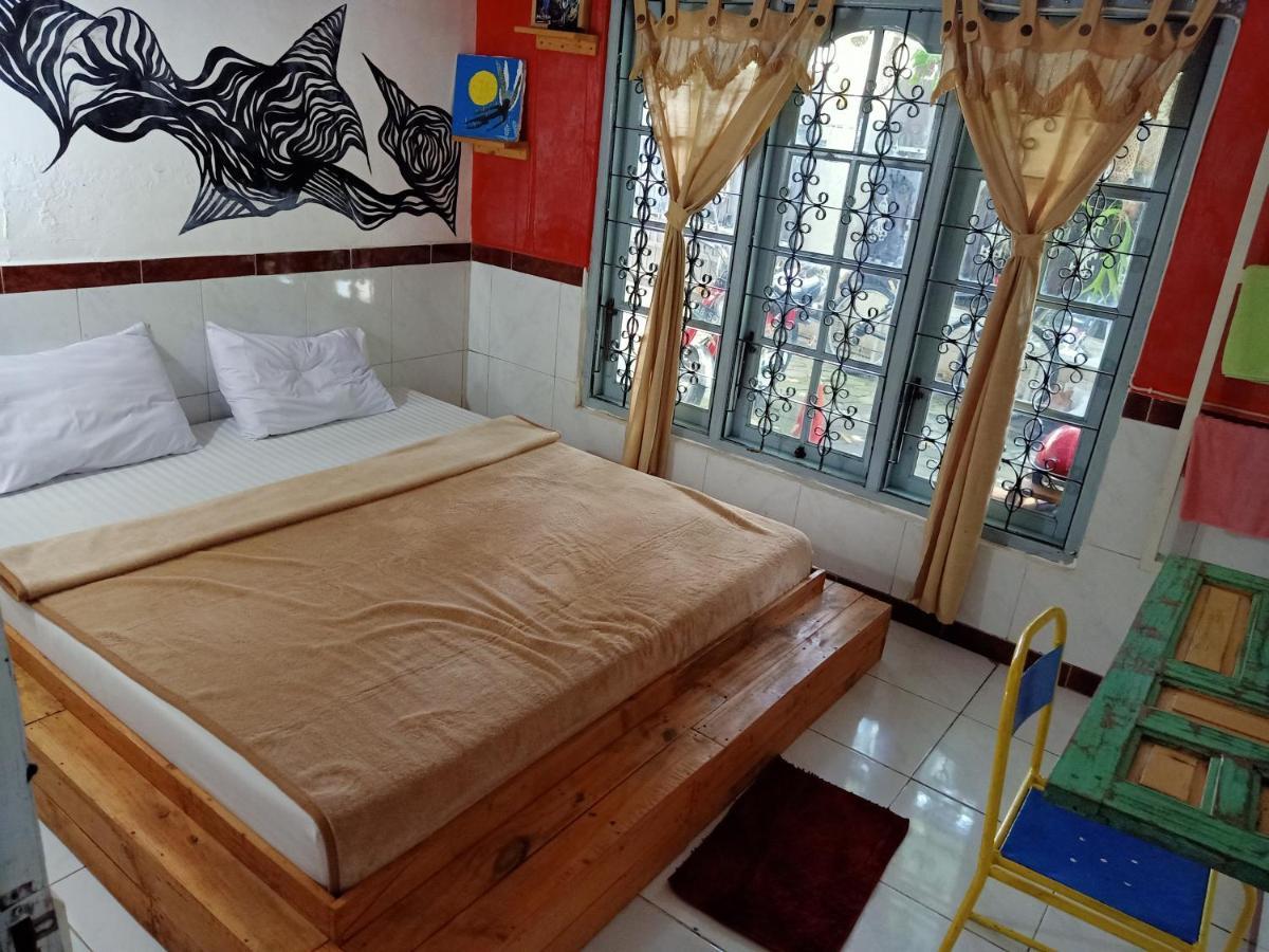 Deoplet Homestay & Gallery ジョグジャカルタ エクステリア 写真
