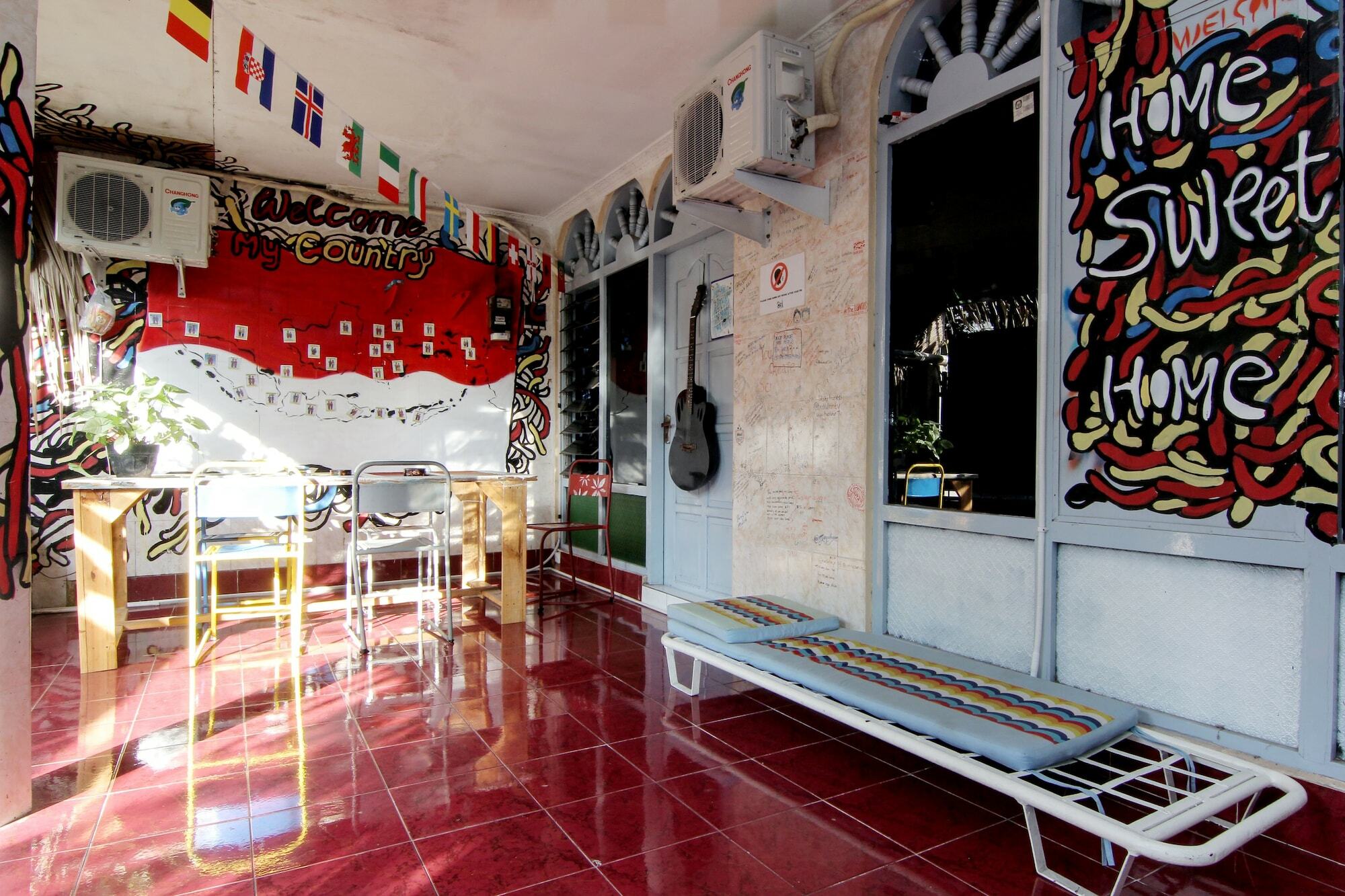 Deoplet Homestay & Gallery ジョグジャカルタ エクステリア 写真